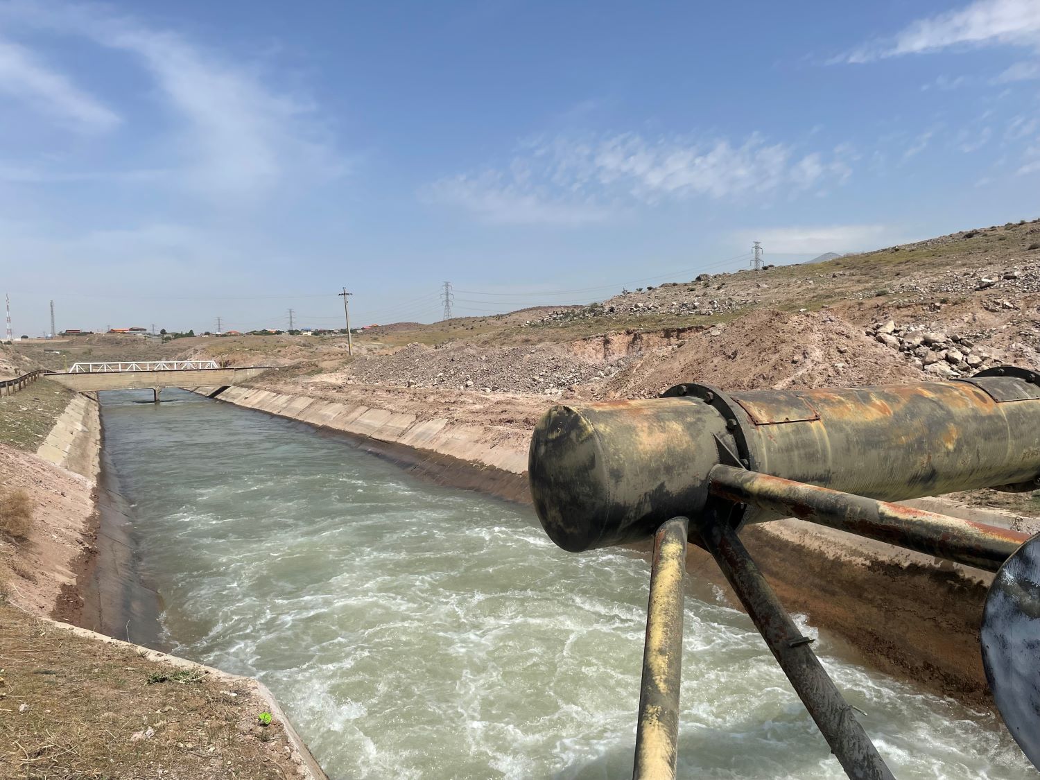 آغاز رها سازی آب سد طالقان درکانال آبیاری دشت قزوین برای کشت پاییزه